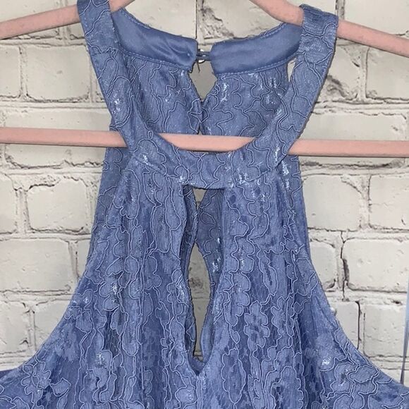 Francesca's Oxford Blue Scalloped Halter Lace Mini Shift Dress M 6/8 Graduation - Picture 4 of 8